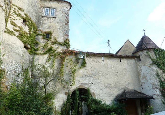 Ruine Alt-Biederthal, Switzerland